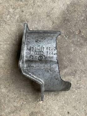 4d0407722d Audi 00-03 A8 D2 S8 Right Cv Axle Shield Oem B27a