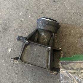 31537527385 Bmw E9x N51 Lci Cic Xdrive At Front Right Carrier Cv Axle Bracket