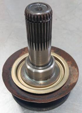 33-13-1-214-720 Bmw X5 E53 2003 Rear Axle Final Drive Flange Output Hub Shaft 33-1-213-986 4q