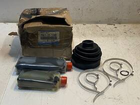 F061-22-530b Mazda Boot Set 272-82l