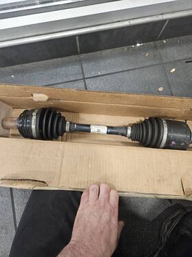 167-330-89-01 Mercedes Like New In Box Front Cv Axle. Fits Suv. Chassis 167