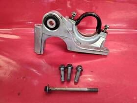 Lr105649 Rover 2012-2017 Land Right Passenger Front Cv Axle Shaft Bearing Support Bracket